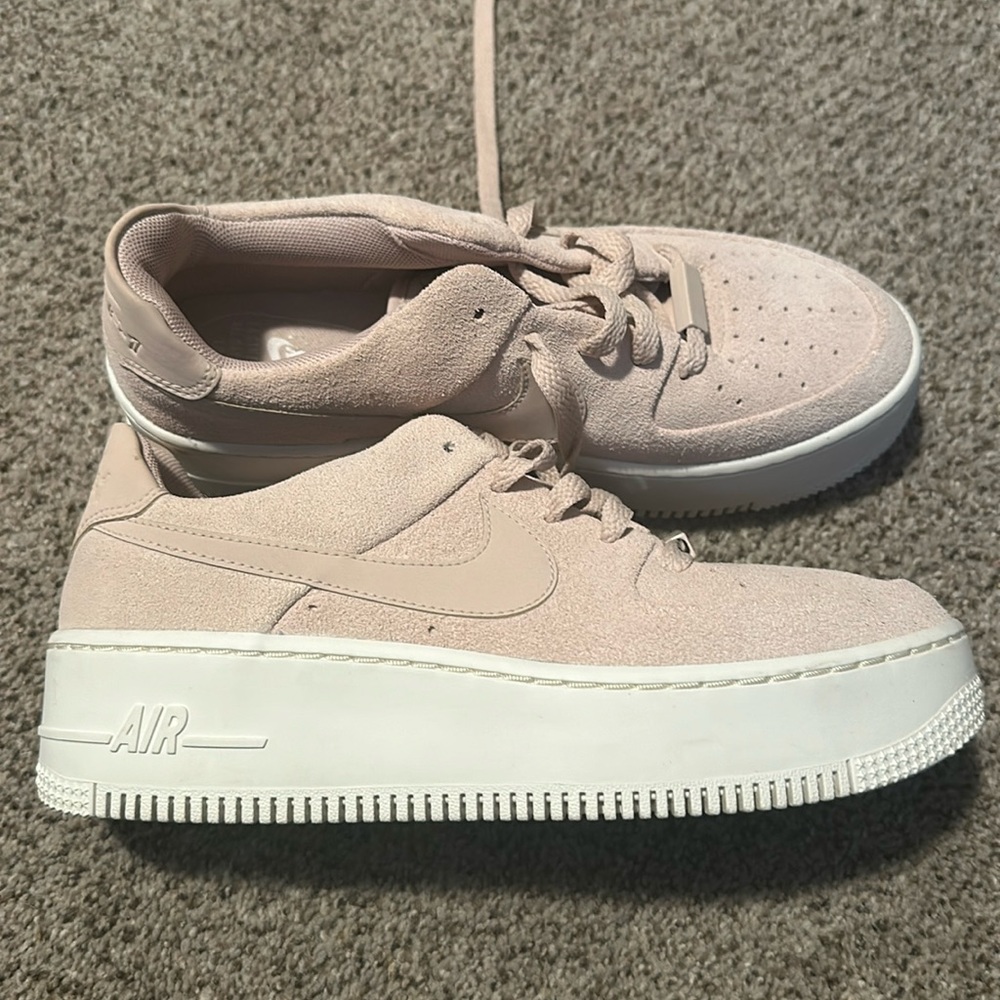 Nike Airforce Sage low platform suede